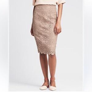 BR 16 Sunset Foxglove Tan Monogram Cutout Lace Scalloped Hem Pencil Skirt